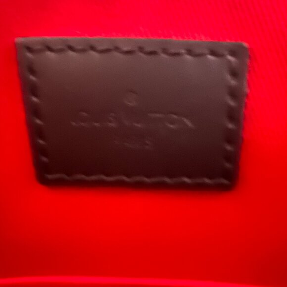 ๐ Authentic Louis Vuitton South Bank Besace Damier Ebene Canvas Shoulder Bag - Picture 4 of 10